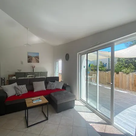 Hébergement de vacances Maison élégante Proche Plage, Forêt, Avec Terrasse, 3 Chambres, Wifi Et Parkings - Fr-1-22-280 La Tranche-sur-Mer