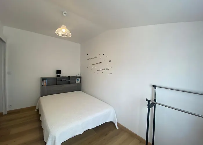 Maison élégante Proche Plage, Forêt, Avec Terrasse, 3 Chambres, Wifi Et Parkings - Fr-1-22-280 *