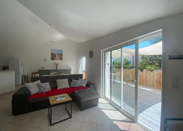 Ferienhaus Maison Elegante Proche Plage, Foret, Avec Terrasse, 3 Chambres, Wifi Et Parkings - Fr-1-22-280 La Tranche-sur-Mer